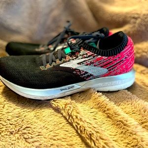 Brooks Running Shoes W8.5